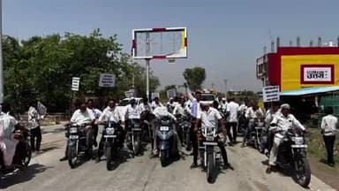 मांगरौल: एस.डी.एम मांगरोल की कार्यशैली के विरोध में अधिवक्ताओं ने कार्य का किया बहिष्कार