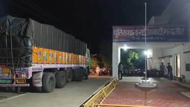 मंदसौर: सीतामऊ फाटक: ऑपरेशन करा बीड़ी पीने निकले व्यक्ति पर चढ़ा ट्रक, घायल