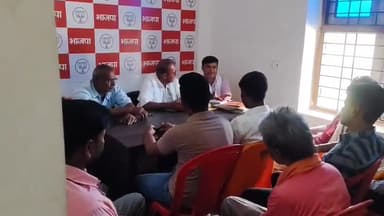 अरवल: भाजपा कार्यालय बैदराबाद में प्रधानमंत्री के आगमन को लेकर नगर अध्यक्ष के नेतृत्व में बैठक हुई