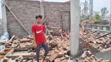 धनौरा: गजरौला गांव शहबाजपुर डोर में तेज आंधी और तूफान से डयरी की टीन साइड उड़ गई, दो मंजिल मकान गिरा, लाखों का नुकसान