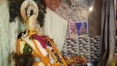 धनौरा: लक्ष्मी नगर मोहल्ले में स्थित श्री खाटू श्याम मंदिर पर कीर्तन का आयोजन हुआ, भक्तों की भीड़ उमड़ी