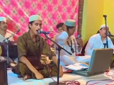 हसनपुर: हसनपुर तहसील क्षेत्र के गांव लिसड़ी में कासिम मियां की दरगाह पर कव्वाली कार्यक्रम का हुआ आयोजन