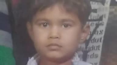 इटावा: बसरेहर के आशानंदपुर गांव में तेज आंधी से उड़कर आए टीनशैड की चपेट में आने से 8 वर्षीय बालक की मौत, पिता घायल