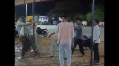 शिवपुरी नगर: माधव होटल में खाना खाने गए युवक के साथ मारपीट, वीडियो वायरल, पुलिस ने मामला दर्ज किया