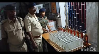 नबीनगर: बैरिया गांव से 34 लीटर देशी-विदेशी शराब बरामद, तस्कर फरार