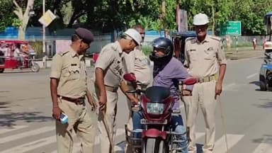 बेतिया: बेतिया पुलिस द्वारा चलाया गया वाहन जांच अभियान, वसूला गया ₹1,40,500 का जुर्माना