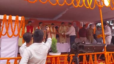 थावे #क्रिसेंट मिशन स्कूल के छात्रों ने स्वागत गान के साथ क्या स्वागत