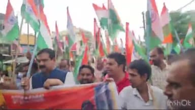 हिसुआ: हिसुआ के बाजार में तिरंगा यात्रा का आयोजन पूर्व विधायक अनिल सिंह की देखरेख में किया गया, सिंदूर ऑपरेशन को लेकर