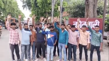 हसनपुर: हसनपुर के गांव गुलामपुर में खड़कवंशी समाज के युवाओं ने जाटव समाज की भावनाओं की आहत, थाने पर किया प्रदर्शन #jansamasya