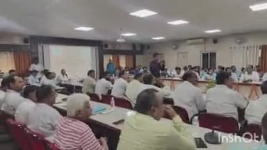 बलरामपुर: केंद्रीय राज्य मंत्री कीर्तिवर्धन सिंह ने कलेक्ट्रेट सभागार में जिला विकास समन्वय एवं निगरानी समिति की बैठक में भाग लिया