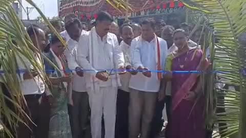 కరకగూడెం: 70 లక్షల ఖర్చుతో నూతనంగా నిర్మించిన పలు సిసి రోడ్లను రిబ్బన్ కటింగ్ చేసి ప్రారంభించిన పినపాక ఎమ్మెల్యే