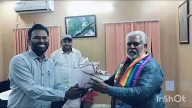 गोपालगंज: शहर के सर्किट हाउस पहुंचे सहकारिता मंत्री डॉ. प्रेम कुमार, डीएम ने किया स्वागत, करेंगे विभागीय समीक्षा