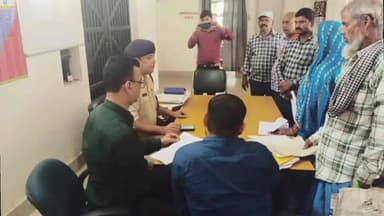 फारबिसगंज: फारबिसगंज थाना परिसर में शनिवार को आयोजित हुआ जनता दरबार