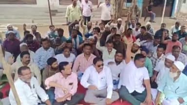 గుడిహత్నూరు: తాత్కాలిక స్థలంలో కొనుగోలుదారులు రాక తీవ్ర ఇబ్బందులు ఎదుర్కొంటున్నామని వీధి వ్యాపారాలు ఆవేదన #localissue