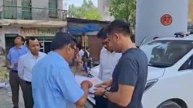 इटावा: जिले के नोडल अधिकारी अमित कुमार सिंह ने निर्माणाधीन राम नगर रेलवे ब्रिज के कार्य का किया निरीक्षण, जनता ने रखी समस्याएं