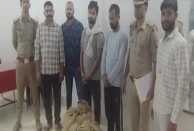 कानपुर: क्राइम ब्रांच की टीम और सचेंडी पुलिस ने 2 तस्करों को किया गिरफ्तार, 440 ग्राम चरस और 57 किलो चंदन हुआ बरामद