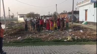 अमरोहा: अमरोहा नगर पालिका के मोहल्ला मीरा सराय में गंदगी से लोग परेशान, किया प्रदर्शन  #jansamasya