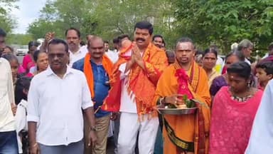 కరకగూడెం: సింధూర అభయాంజనేయ స్వామి ఆలయంలో ప్రత్యేక పూజలు నిర్వహించిన పినపాక ఎమ్మెల్యే