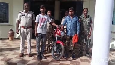 जगदलपुर: उड़ीसा निवासी युवक से तारापुर और पाईकपाल के बीच ₹30,000 और मोबाइल लूटने वाले 2 आरोपियों को पुलिस ने किया गिरफ्तार