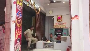 परवलपुर बीच बाजार स्थित अनामिका ज्वेलर्स की दुकान से महिला ने गायब की सोने की हार। खोज बिन में जुटी पुलिस,