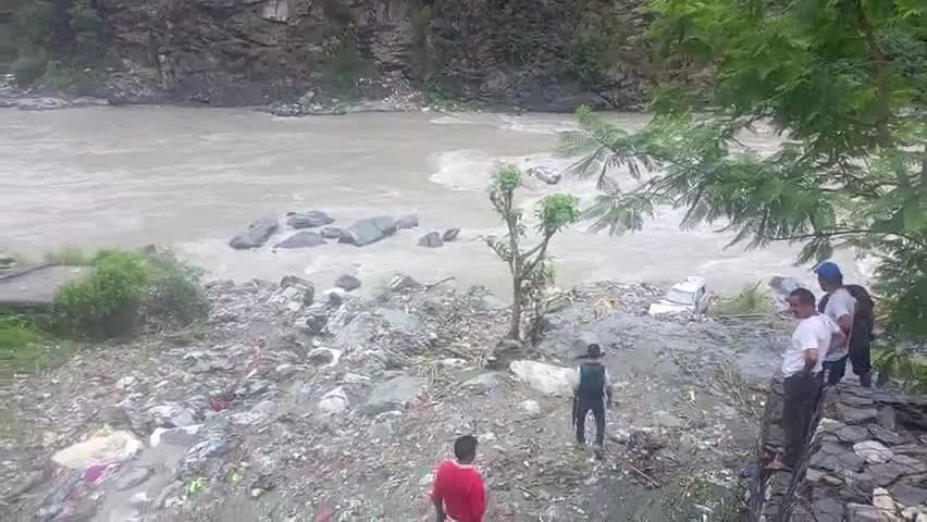 तकलेच: सतलुज नदी का जल स्तर बढ़ रहा है, प्रशासन ने लोगों से एहतियात बरतने की अपील की