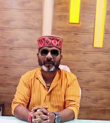 🚩संगठन विस्तार 🚩ऋषि चौहान, कृष्णा, सिंटू, रवि एवं सूरज निवासी परोँख, मैनपुरी का करणी सेना में स्वागत है,