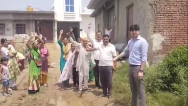 धनौरा: गजरौला के मोहल्ला यमुना विहार का रास्ता हुआ खराब, लोगों ने पालिका के खिलाफ किया प्रदर्शन #jansamasya