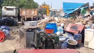 मुरादाबाद: पाकबड़ा थाना क्षेत्र में एमडीए के बिना मानचित्र पास करवाए निर्माण पर चला बुलडोजर