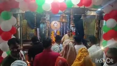 श्योपुर: शनि जयंती पर शहर के शनि मंदिर में उमड़ी भक्तों की भीड़, तेल चढ़ाकर किया गया पूजन