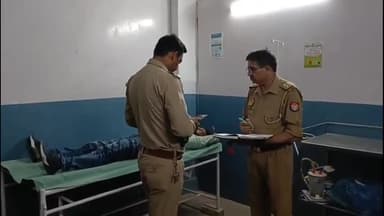 हसनपुर: गांव दीपपुर गेट के पास सड़क किनारे पड़ी लकड़ी से टकराई बाइक, 2 लोग हुए घायल