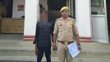 रामपुर: बुधवार को थाना कोतवाली क्षेत्र से पुलिस ने शराब तस्करी मामले के एक वारण्टी आरोपी को किया गिरफ्तार