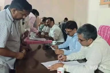 देसूरी: देसूरी में रात्रि चौपाल का आयोजन, जवाई जल योजना व विभिन्न समस्याओं पर आए आवेदन, अधिकारियों को तुरंत निस्तारण के निर्देश