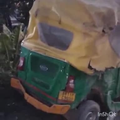 नरपतगंज: नरपतगंज बाजार के समीप एनएच पर अज्ञात ट्रक ने ऑटो में मारी टक्कर, चालक सहित तीन गंभीर रूप से घायल