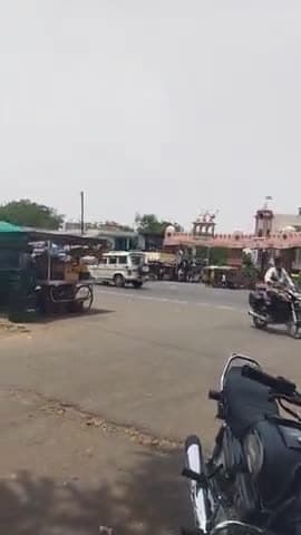 नोतपा चल रहा है गर्मी अघिक पडने से दिन में सडके सुनी हो जाती है
