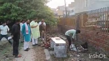 बलरामपुर: आदर्श नगर पालिका के अध्यक्ष धीरेंद्र प्रताप सिंह धीरू ने निर्माणाधीन विकास कार्यों का लिया जायजा