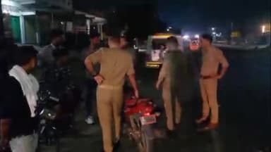 फिरोज़ाबाद: बम्बा रोड पर अलका पेट्रोल पम्प के पास तेज रफ्तार के चलते बाइक और कार में हुई भिड़ंत, 3 लोग घायल