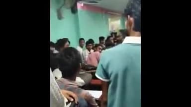 बिहार: क्लास में सीट को लेकर विवाद, शिक्षक ने छात्र को बेरहमी से पीटा, वीडियो वायरल