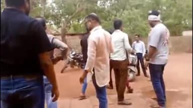 शिवपुरी नगर: शिवपुरी नगर पालिका कार्यालय में फाइल अटकने को लेकर कंप्यूटर ऑपरेटर और सफाई कर्मी के बीच हुई मारपीट, वीडियो आया सामने