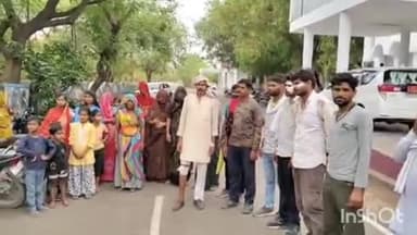 श्योपुर: ग्राम रूपनगर के ग्रामीणों का कलेक्ट्रेट पर प्रदर्शन, रास्ते पर अवैध अतिक्रमण करने वालों पर कार्रवाई की मांग