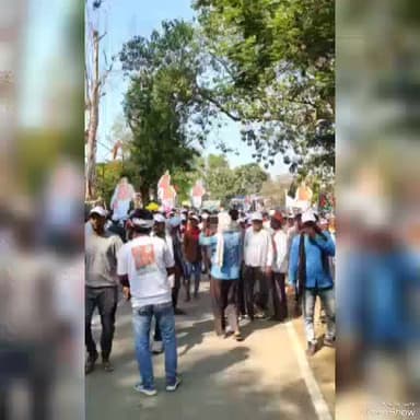 बिक्रमगंज: बिक्रमगंज में आयोजित पीएम नरेंद्र मोदी के कार्यक्रम में महिला और युवाओं की रही काफी भीड़