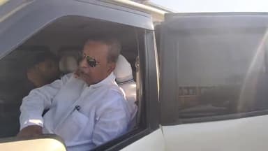 आरा: बड़हरा विधायक राघवेंद्र प्रताप सिंह के नेतृत्व में बिक्रमगंज नरेंद्र मोदी की सभा में विभिन्न वाहनों से रवाना हुए लोग