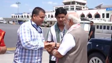 #बिहार- #IPL में धमाल #मचाने वाले #क्रिकेटर #वैभवसूर्यवंशी और उनके #परिवार से मिले पीएम मोदी...