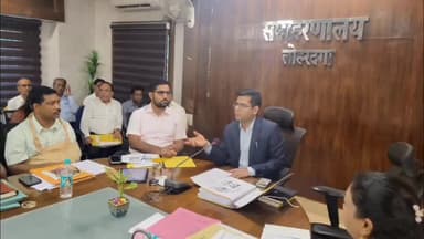 लोहरदगा: समाहरणालय में डीसी डॉ. कुमार ताराचंद ने विभागीय योजनाओं की समीक्षा की, शत-प्रतिशत लक्ष्य पूरा करने के निर्देश दिए