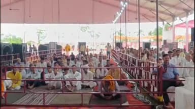 धनौरा: गजरौला शहर में चल रही श्री राम कथा को सुनने के लिए भक्तों की लगी भीड़, पहुंचे पूर्व सांसद देवेंद्र नागपाल