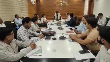 ओरमांझी: समाहरणालय में उपायुक्त की अध्यक्षता में रांची ज़िला अंतर्गत विभिन्न परियोजनाओं पर हुई बैठक