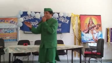 #समर कैंप के दौरान राइका मरोड़ा (सकलाना) #जौनपुर टिहरी गढ़वाल में छात्रों को अपनी प्रस्तुति देते वृक्षमित्र डॉ सोनी।