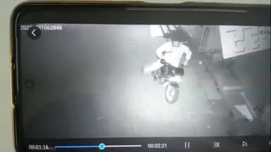 ਨਵਾਂਸ਼ਹਿਰ: ਮੋਟਰਸਾਈਕਲ ਤੇ ਸਵਾਰ ਹੋ ਕੇ ਆਏ ਦੋ ਚੋਰਾਂ ਨੇ ਪੰਜ ਦੁਕਾਨਾਂ ਨੂੰ ਨਵਾਂ ਸ਼ਹਿਰ ਦੇ ਵਿੱਚ ਨਿਸ਼ਾਨਾ ਬਣਾਇਆ