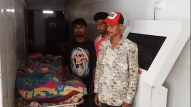 लोहरदगा: लोहरदगा में वज्रपात से वृद्ध की मौत, पोस्टमार्टम के बाद शव परिजनों को सौंपा गया