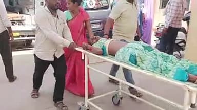 बदायूं: पटना के देवकली मंदिर से दर्शन कर लौट रहे श्रद्धालुओं का ई-रिक्शा गौरामई गांव के निकट पलटा, चार श्रद्धालु हुए घायल