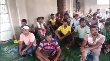 पीरटांड: पिपराटांड़ मांझी हाउस में पूर्वी भाग के आदिवासी समाज के मांझी परगना की बैठक हुई